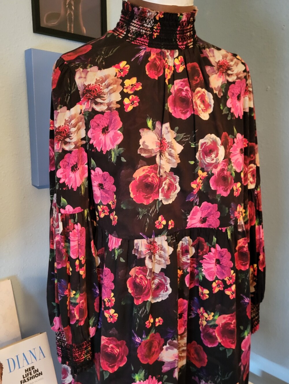 Alice + Olivia Thea Mock Neck Blouson Sleeve Babydoll Dress in  Midnight Rose - Picture 7 of 13